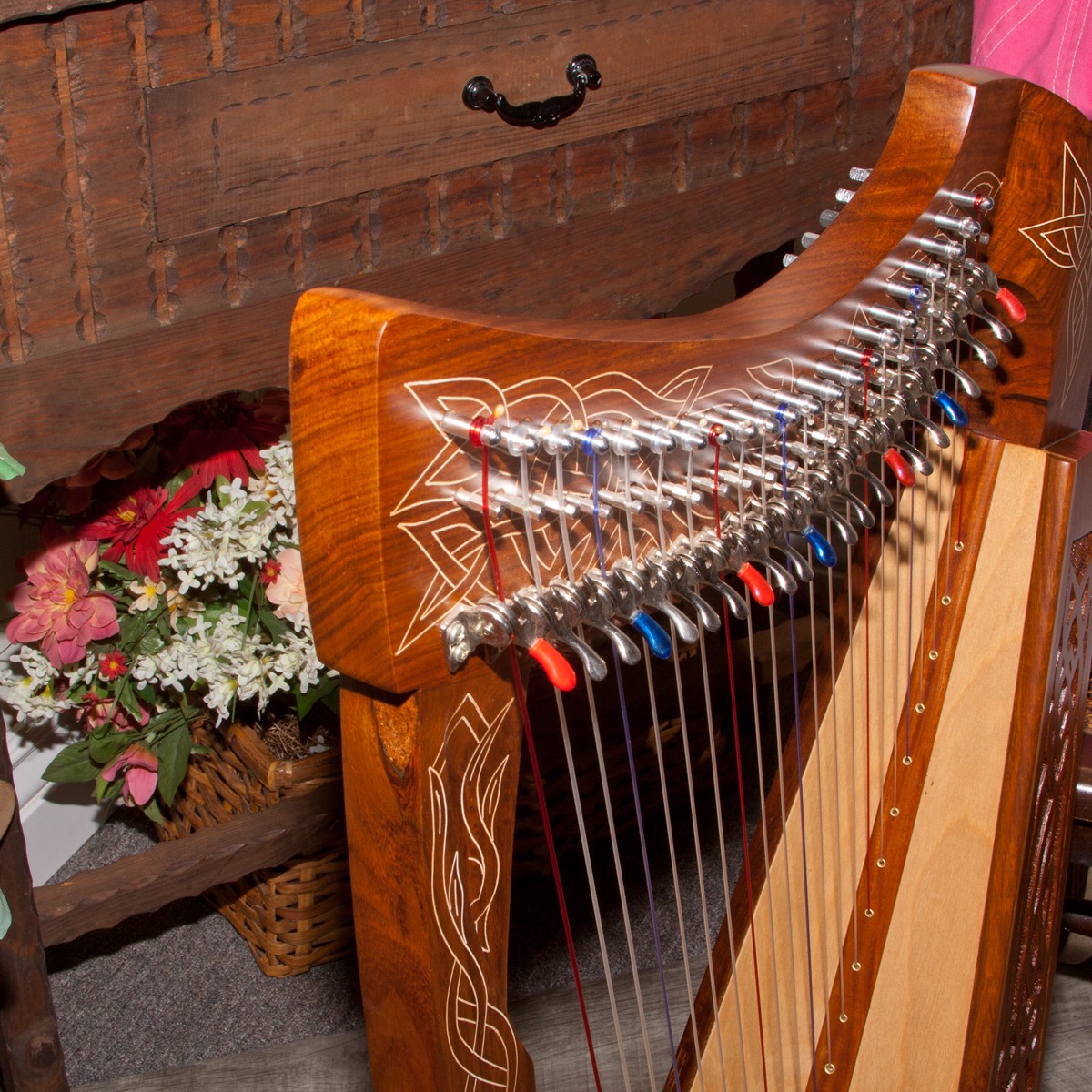 Roosebeck harp shop